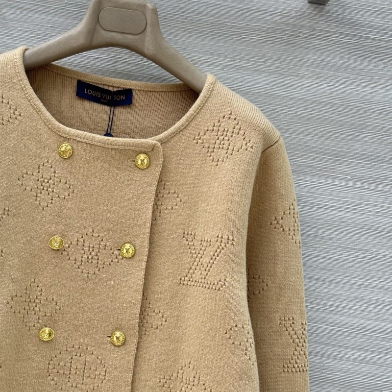 l0vis Vvtt0n outwear